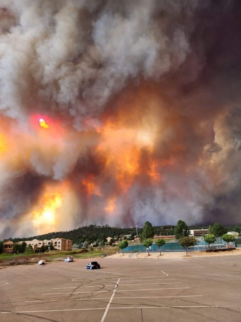 ‘It’s sad,’ says Roswell volunteer aiding South Fork Fire evacuees from Ruidoso