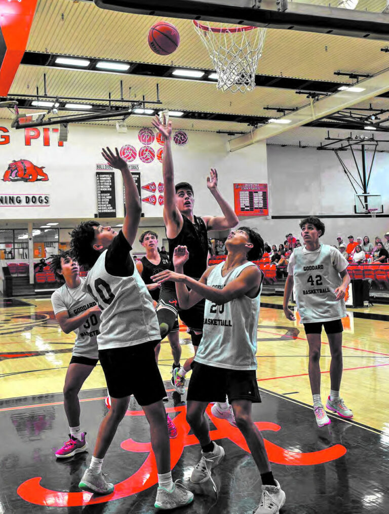 Runnin’ ‘Dogs keeping gym legs fresh with basketball team camps