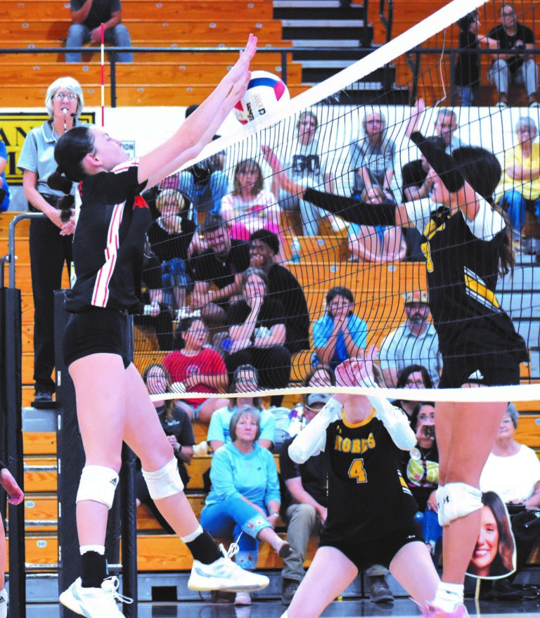 Artesia volleyball comes up short against Hobbs