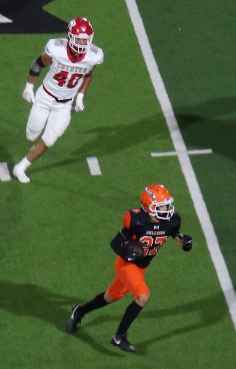 Roswell Coyotes capitalize on Artesia football mistakes in victory