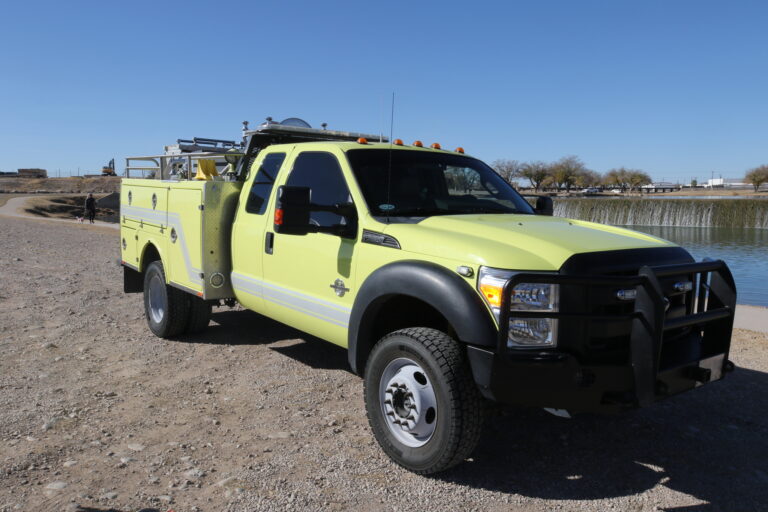 Volunteers fighting wildfires get new fire truck from feds
