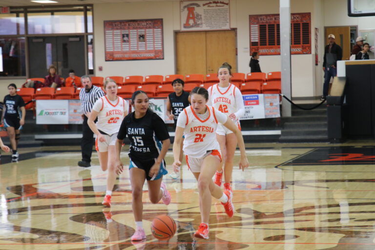 Lady Bulldogs start ’25 on a winning streak