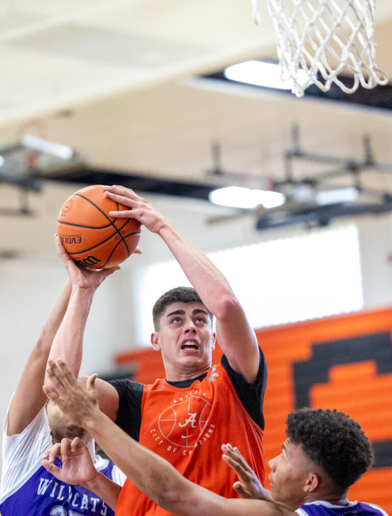 Artesia boys’ basketball starts Bulldog team camp with victory over El Paso High School  