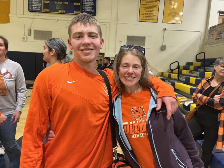 Ex-Artesia basketball player interns at Daily Press