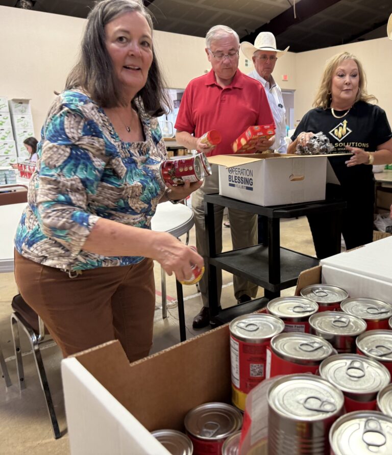 Sen. Paul and GOP colleagues lend a hand