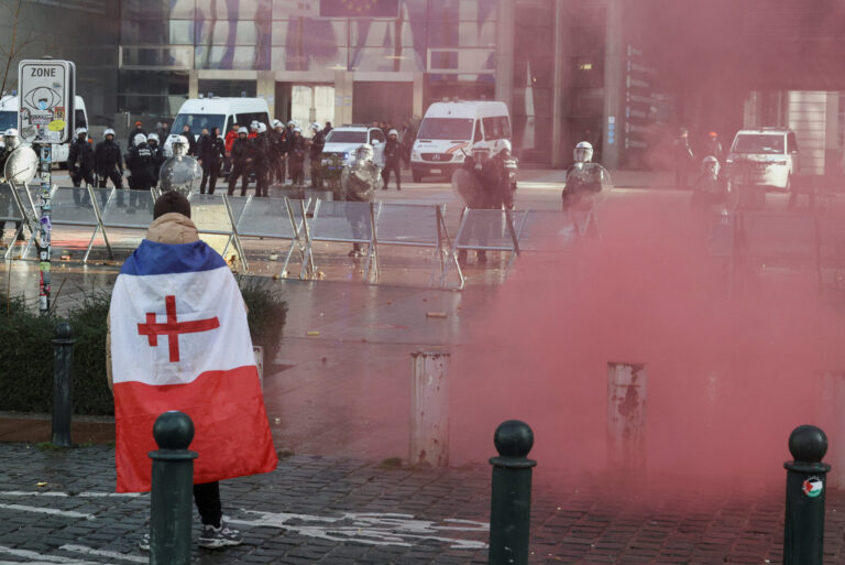 Cry the beloved Europe?