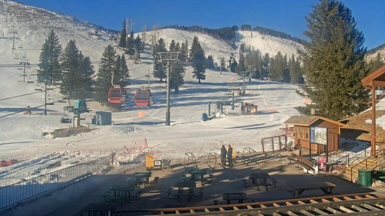 Child dies in Ski Apache accident