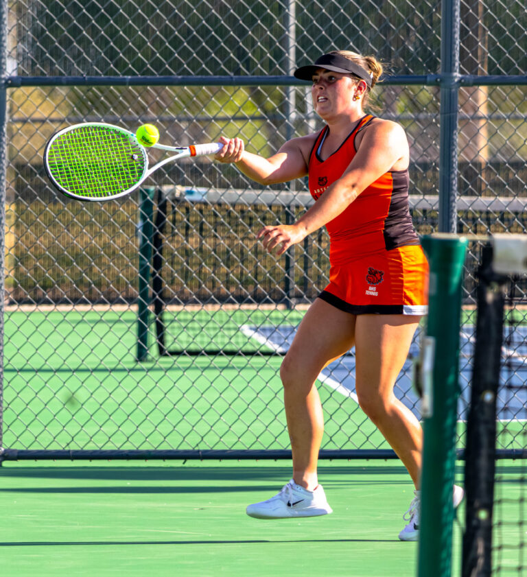 New coach, fast start for Artesia tennis