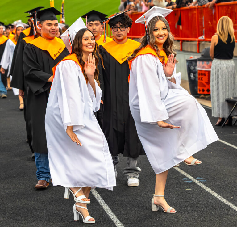 Artesia turns out in force to celebrate the Class of 2026