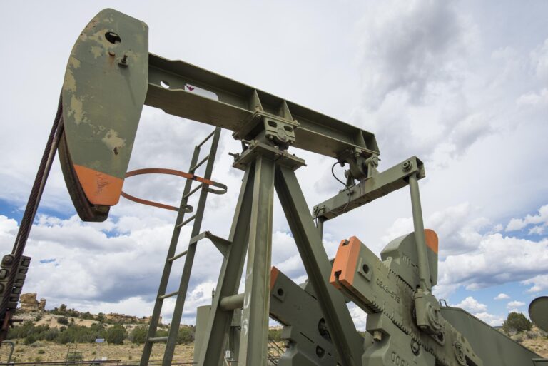 New Mexico officials debate oilfield setbacks at meeting in Roswell