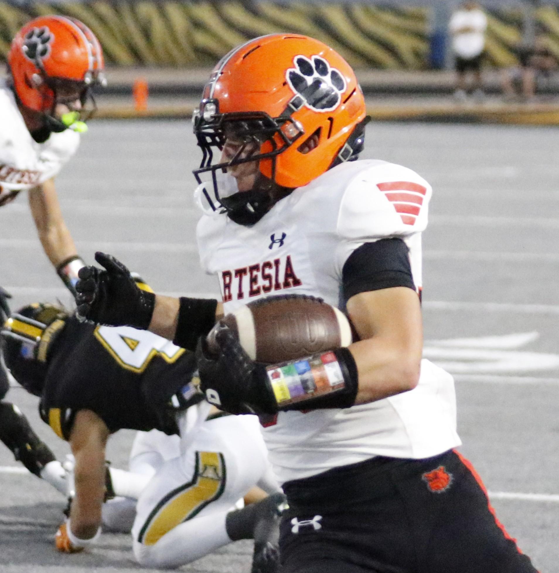 Bulldogs outlast Alamogordo for big win